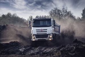TATRA-PHOENIX-Euro6-8x8_01-1024x682